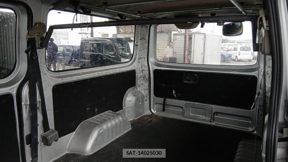 Nissan NV350 Caravan 2020 1232089-18