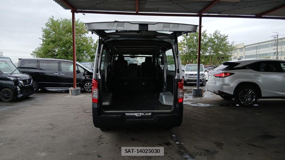 Nissan NV350 Caravan 2020 1232089-21