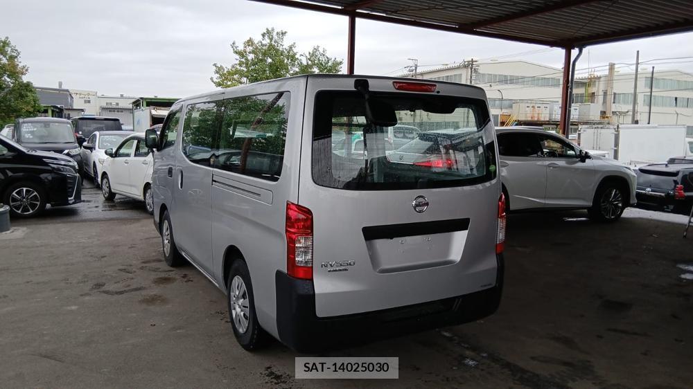 Nissan NV350 Caravan 2020 1232089-2