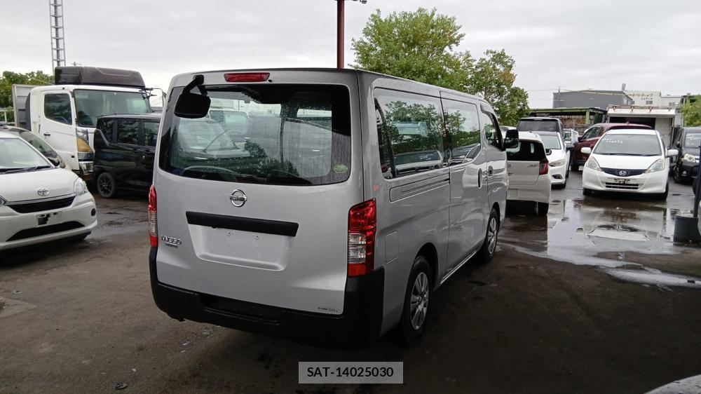 Nissan NV350 Caravan 2020 1232089-4