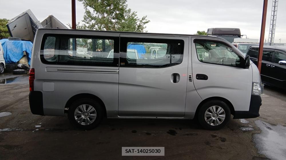 Nissan NV350 Caravan 2020 1232089-5