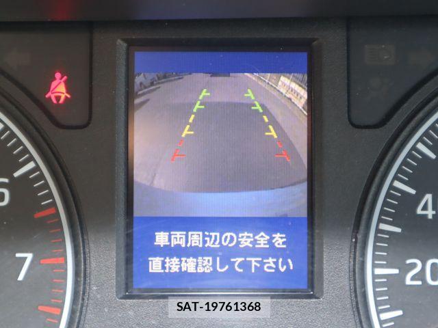 Nissan NV350 Caravan 2017-07 1355264-14