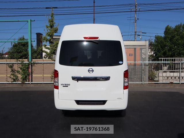 Nissan NV350 Caravan 2017-07 1355264-18