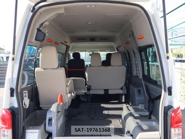 Nissan NV350 Caravan 2017-07 1355264-2