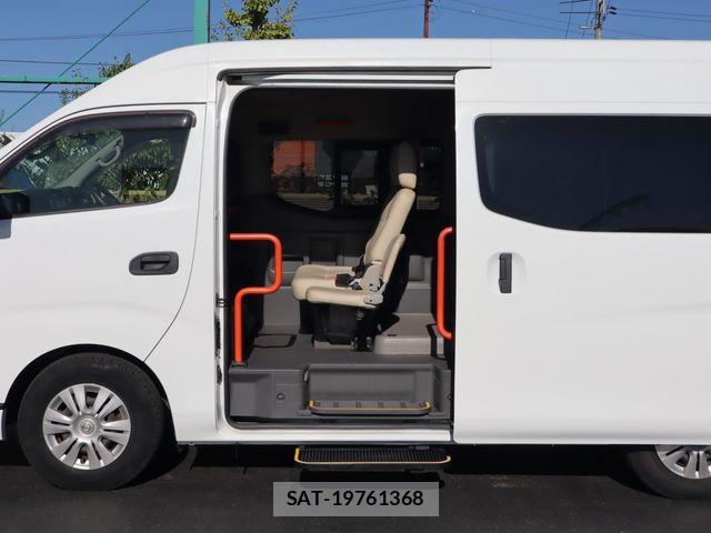 Nissan NV350 Caravan 2017-07 1355264-5