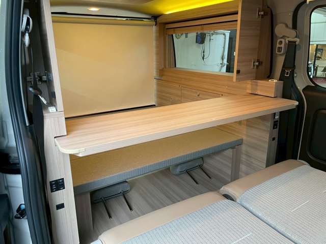 Nissan NV350 Caravan 2025-10 1547998-2