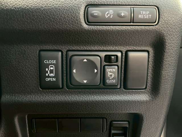 Nissan NV350 Caravan 2025-10 1547998-3