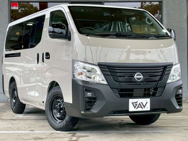 Nissan NV350 Caravan 2025-10 1547998-6
