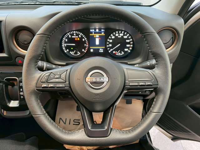 Nissan NV350 Caravan 2025-10 1547998-8