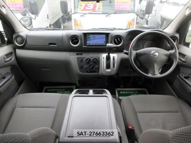 Nissan NV350 Caravan 2018-09 1586846-10