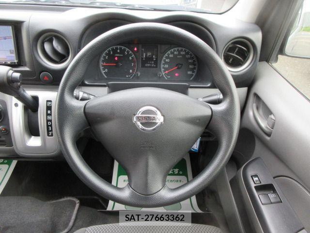 Nissan NV350 Caravan 2018-09 1586846-11