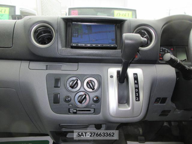 Nissan NV350 Caravan 2018-09 1586846-12