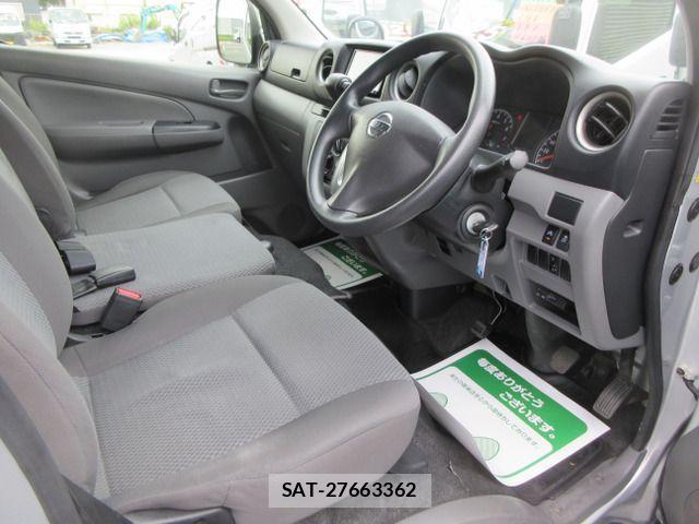 Nissan NV350 Caravan 2018-09 1586846-13