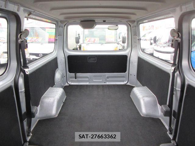 Nissan NV350 Caravan 2018-09 1586846-17