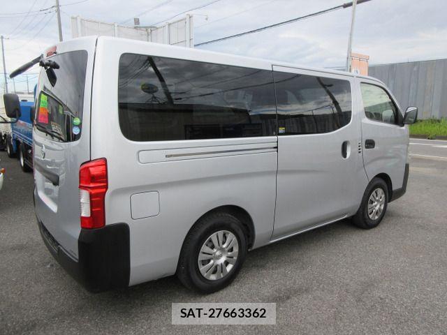 Nissan NV350 Caravan 2018-09 1586846-7
