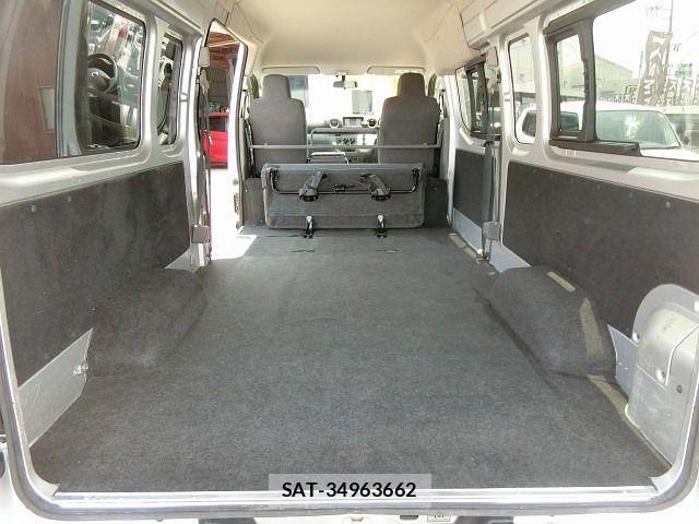 Nissan NV350 Caravan 2014-05 1586836-13