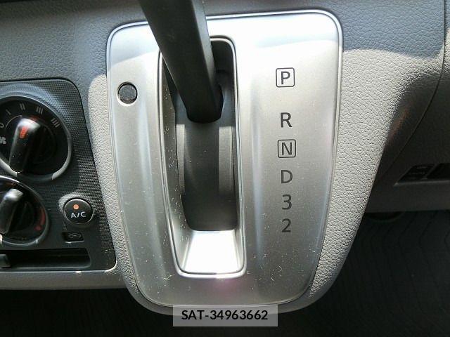 Nissan NV350 Caravan 2014-05 1586836-17