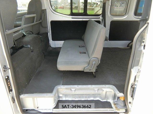 Nissan NV350 Caravan 2014-05 1586836-20