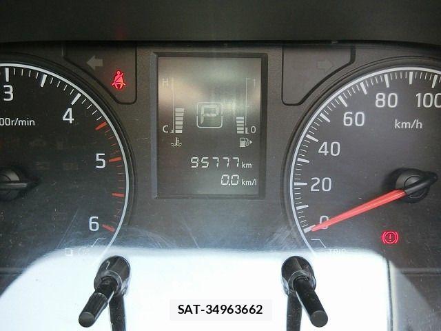 Nissan NV350 Caravan 2014-05 1586836-3