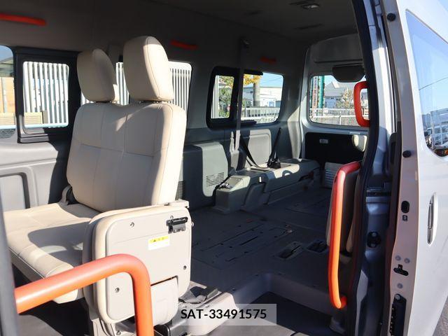 Nissan NV350 Caravan 2019-07 1847616-12