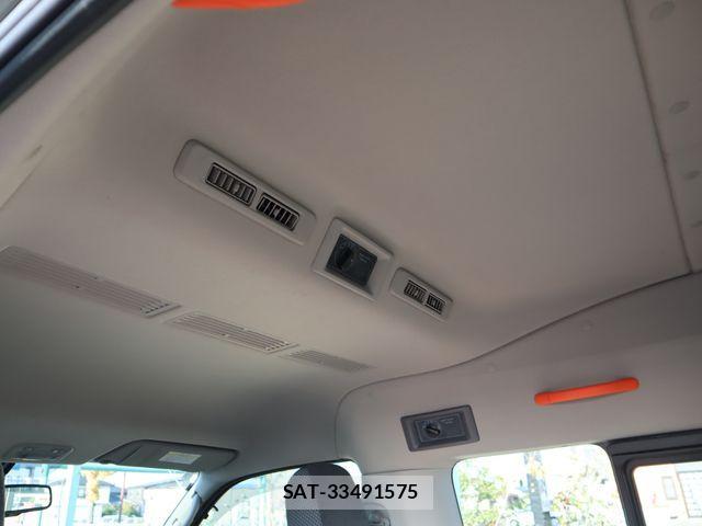 Nissan NV350 Caravan 2019-07 1847616-13