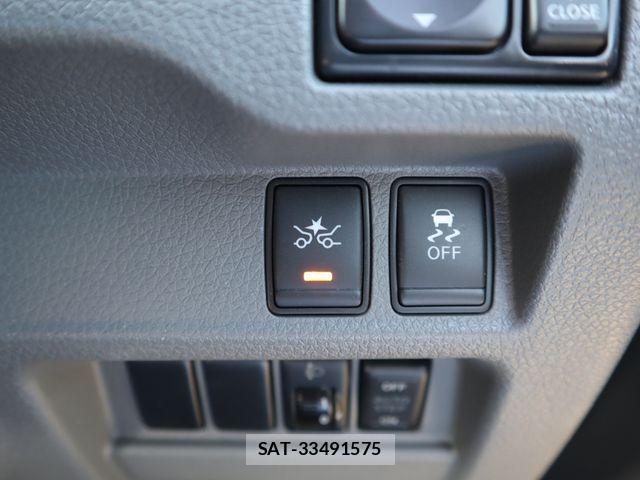 Nissan NV350 Caravan 2019-07 1847616-18
