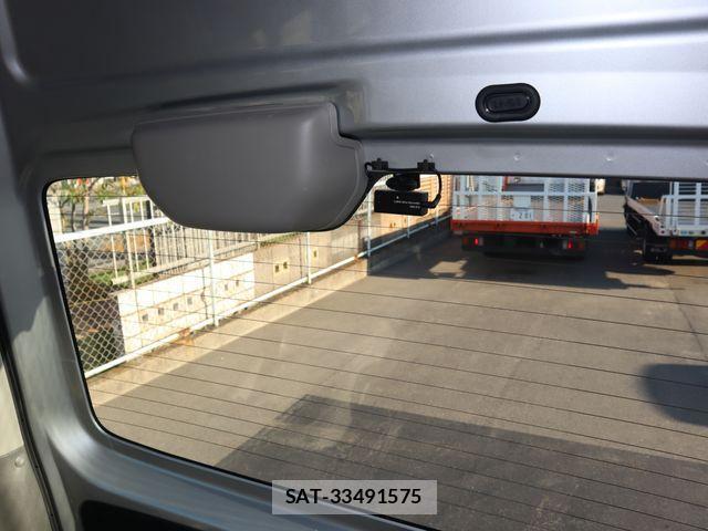 Nissan NV350 Caravan 2019-07 1847616-20