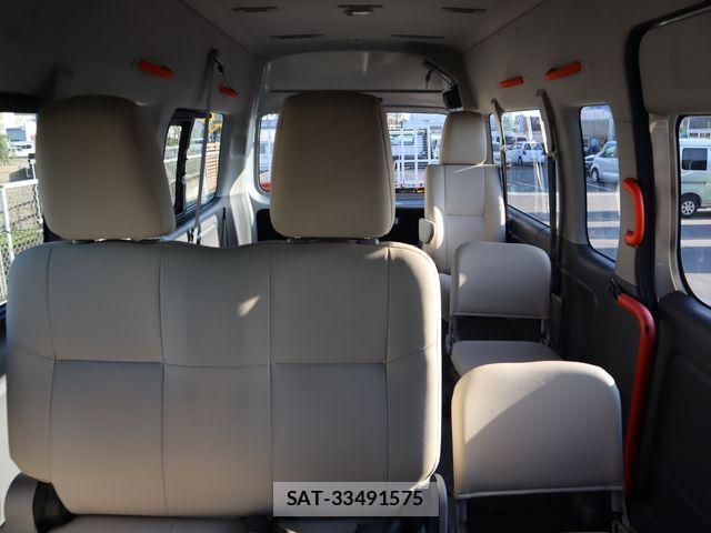 Nissan NV350 Caravan 2019-07 1847616-23