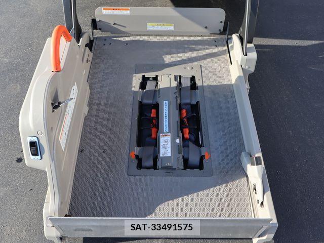 Nissan NV350 Caravan 2019-07 1847616-26