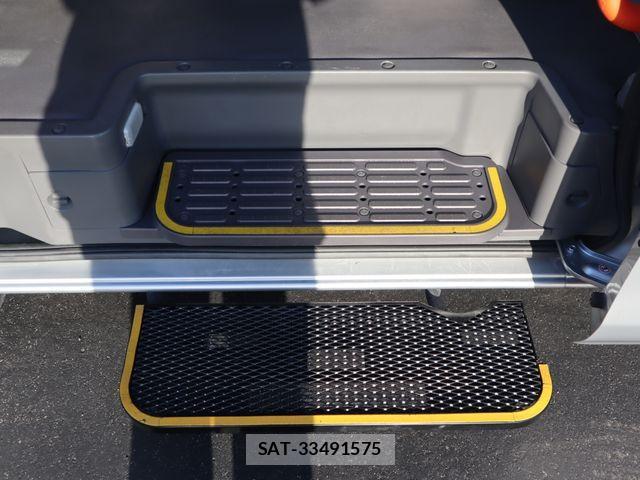 Nissan NV350 Caravan 2019-07 1847616-27