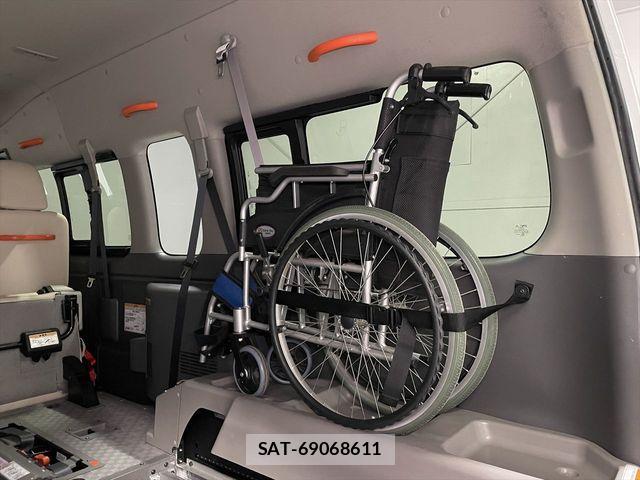 Nissan NV350 Caravan 2019-11 2100415-9