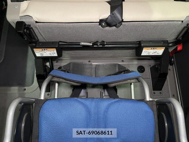 Nissan NV350 Caravan 2019-11 2100415-10