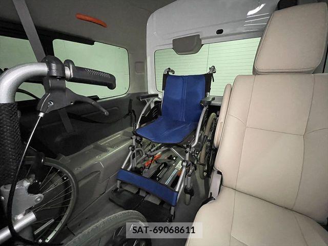 Nissan NV350 Caravan 2019-11 2100415-16