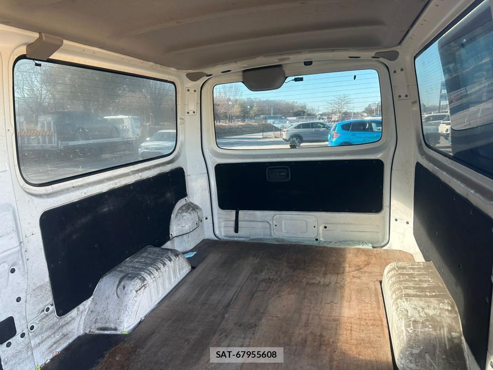 Nissan NV350 Caravan 2020 2062828-23
