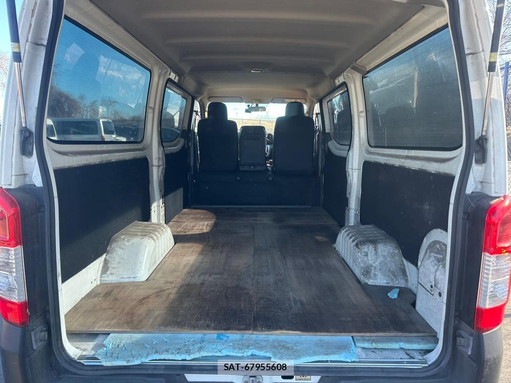 Nissan NV350 Caravan 2020 2062828-24