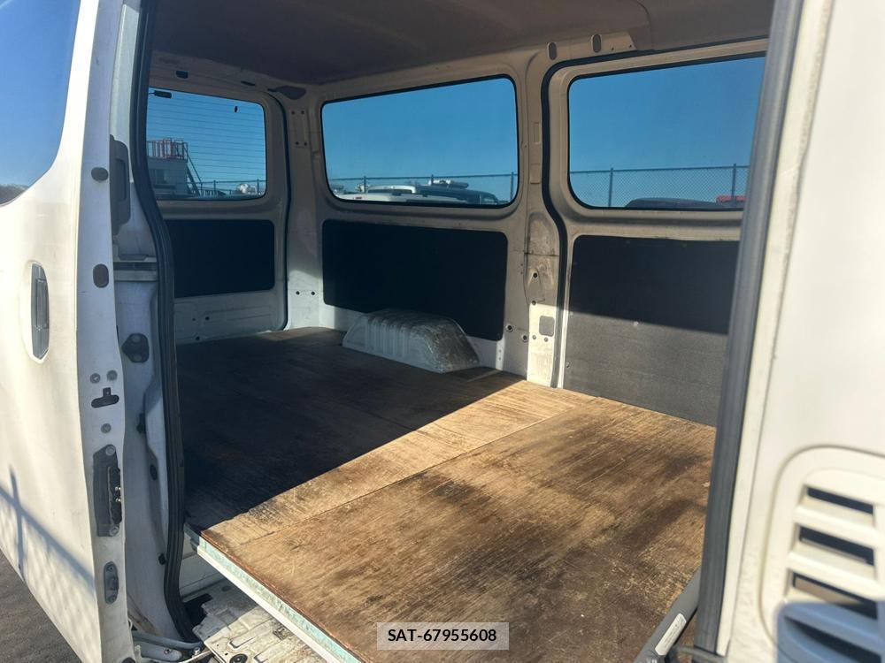 Nissan NV350 Caravan 2020 2062828-8