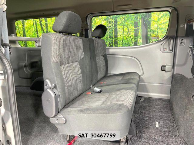 Nissan NV350 Caravan 2019-02 2352057-8