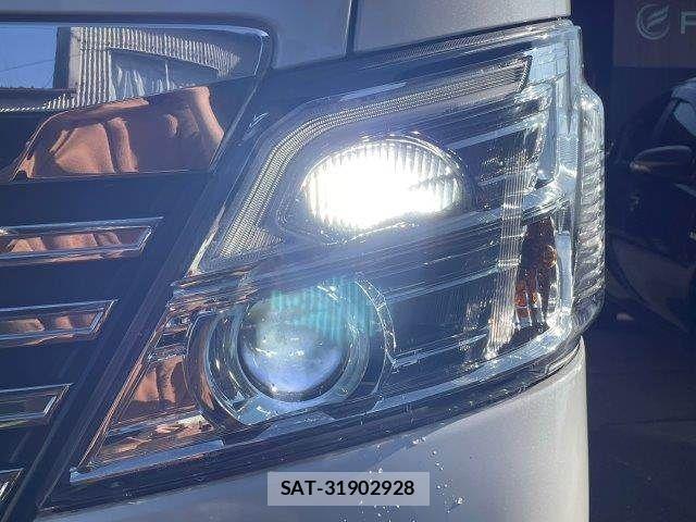 Nissan NV350 Caravan 2018-08 2401456-15