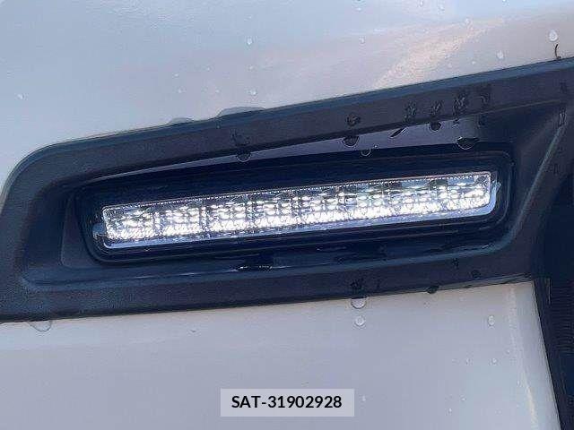 Nissan NV350 Caravan 2018-08 2401456-17
