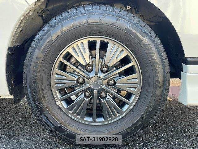 Nissan NV350 Caravan 2018-08 2401456-18