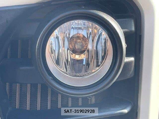 Nissan NV350 Caravan 2018-08 2401456-28