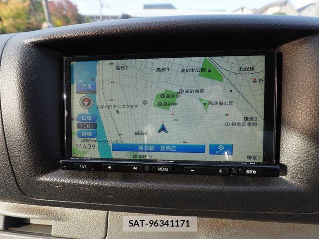 Nissan NV350 Caravan 2013-12 2672936-3
