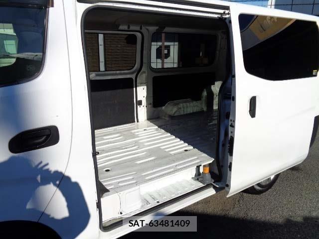 Nissan NV350 Caravan 2015-12 2672949-9