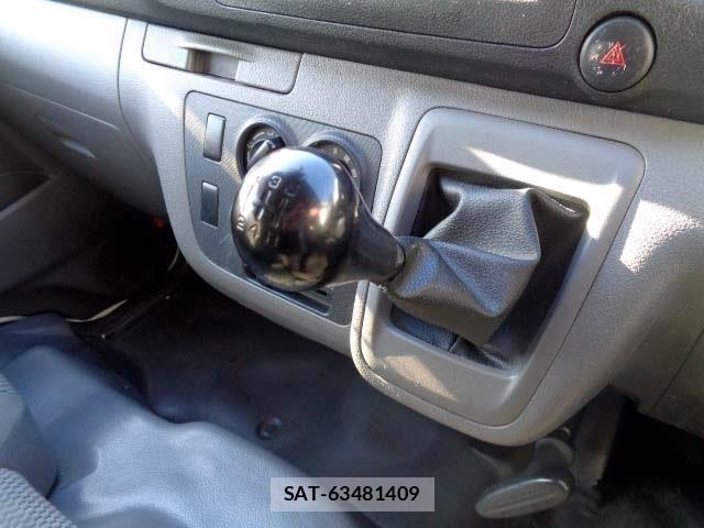 Nissan NV350 Caravan 2015-12 2672949-5