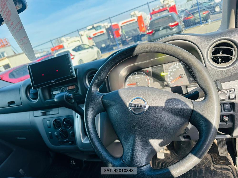 Nissan NV350 Caravan 2020 3090183-13