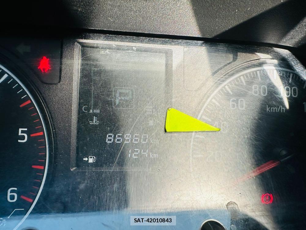 Nissan NV350 Caravan 2020 3090183-14