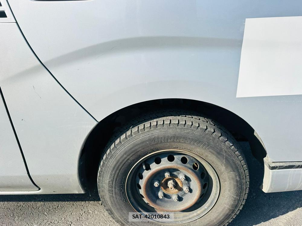 Nissan NV350 Caravan 2020 3090183-26