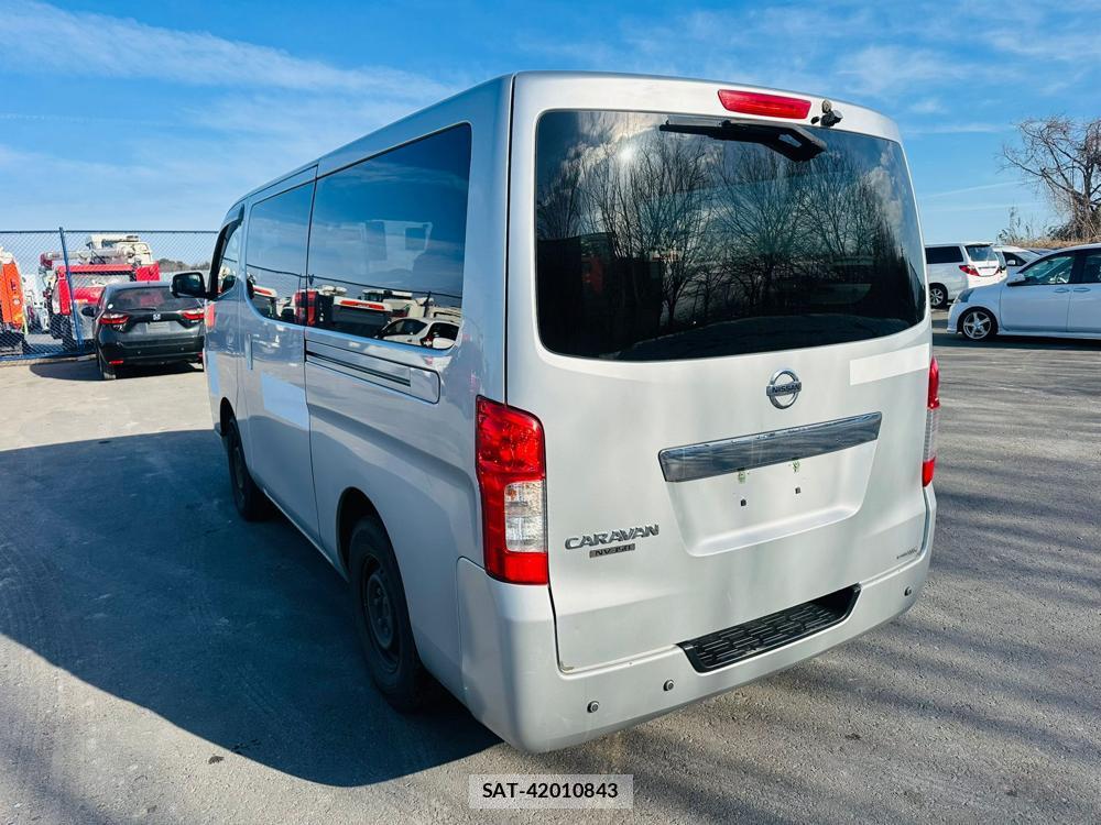Nissan NV350 Caravan 2020 3090183-2