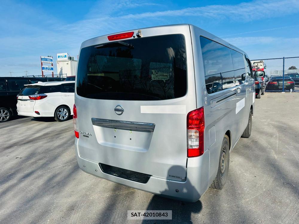 Nissan NV350 Caravan 2020 3090183-4