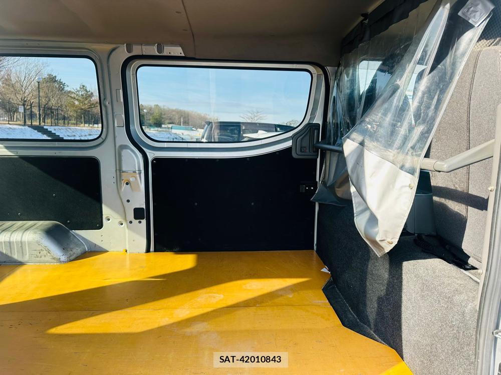 Nissan NV350 Caravan 2020 3090183-8